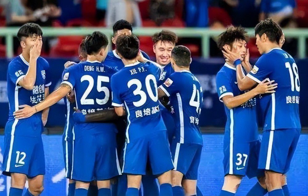 6月10日，制片人方励通过微博再次分享电影《断·桥》的片场花絮，晒出一张与王俊凯和合照，并配文写下：“这川渝两爷子笑豁老，前景李玉导演监视器里给他们看的啥子嘛？可以感觉下，是孟超的笑，还是王俊凯的笑？ ”照片中，王俊凯以片中灰头土脸的造型出境，与方励老师并排看着李玉导演监视器，笑得开心，看来二人对拍摄效果都很满意